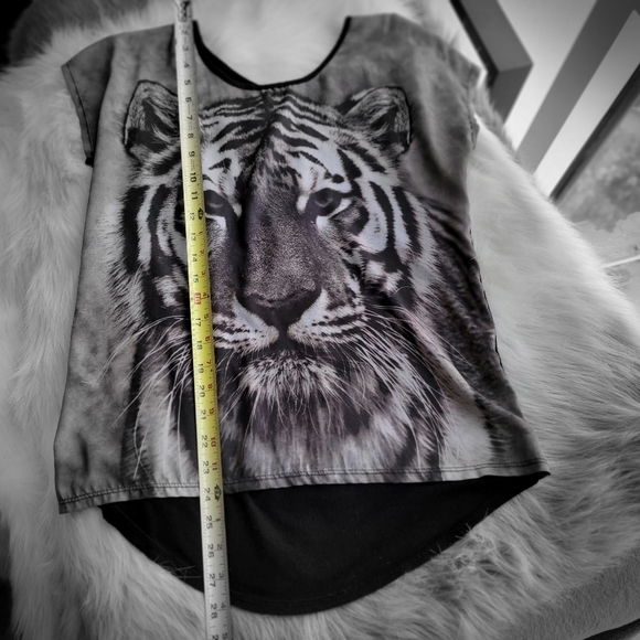 Gifted* Tiger high-low lightweight t-shirt - Picture 2 of 6